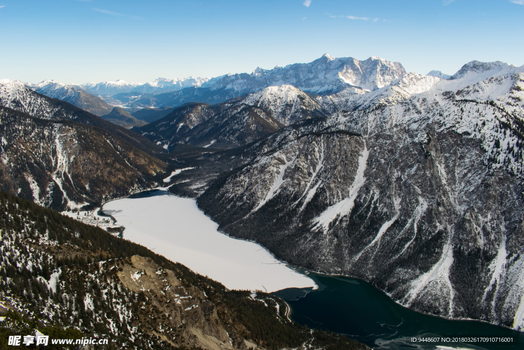 雪山融化摄影图