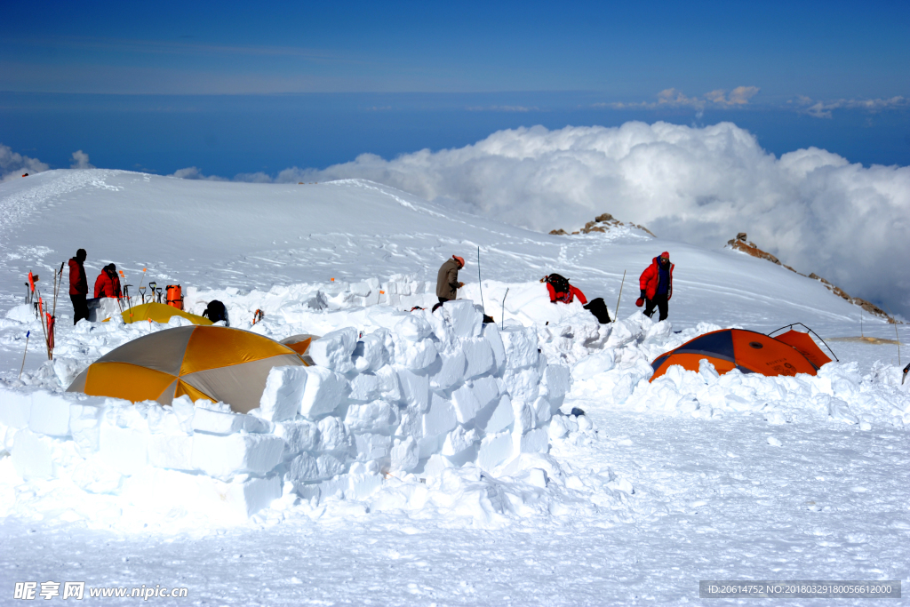 雪山上的风光