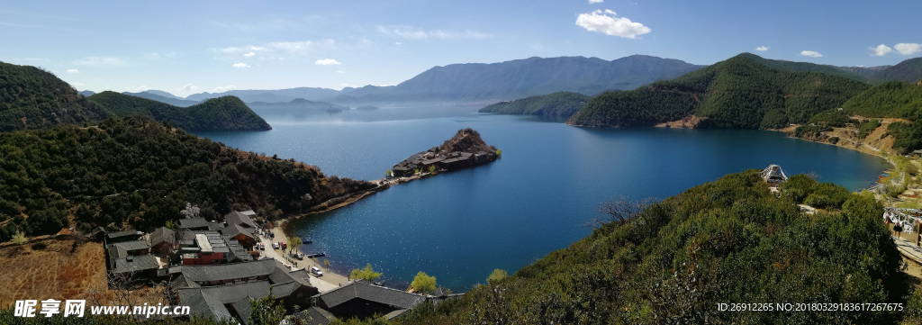 泸沽湖全景