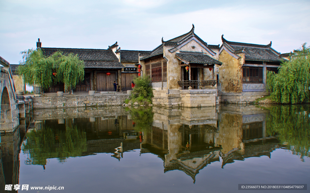 河流建筑物风景摄影