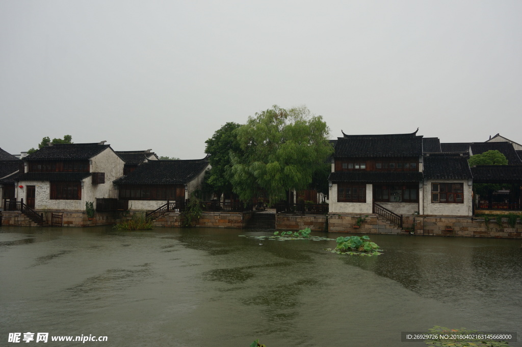 雨中的荡口古镇