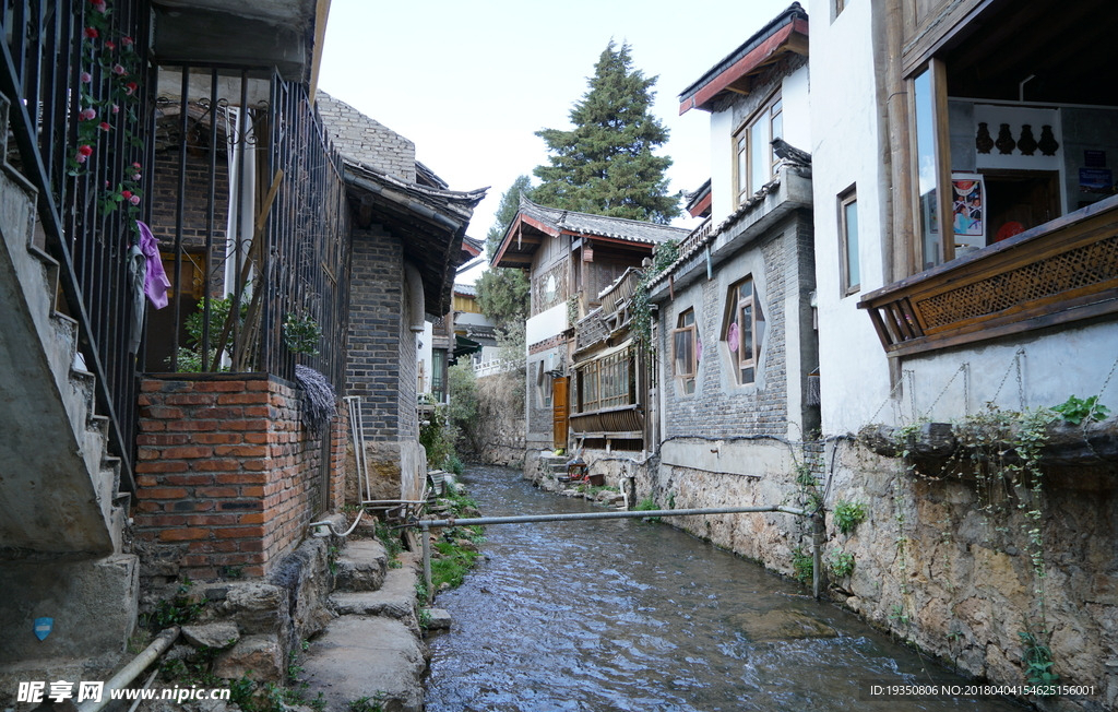 丽江古城 建筑 河水