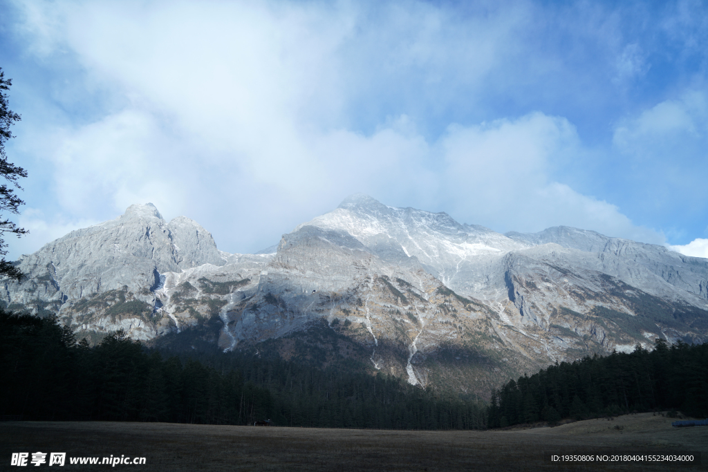 玉龙雪山 云杉坪 天空