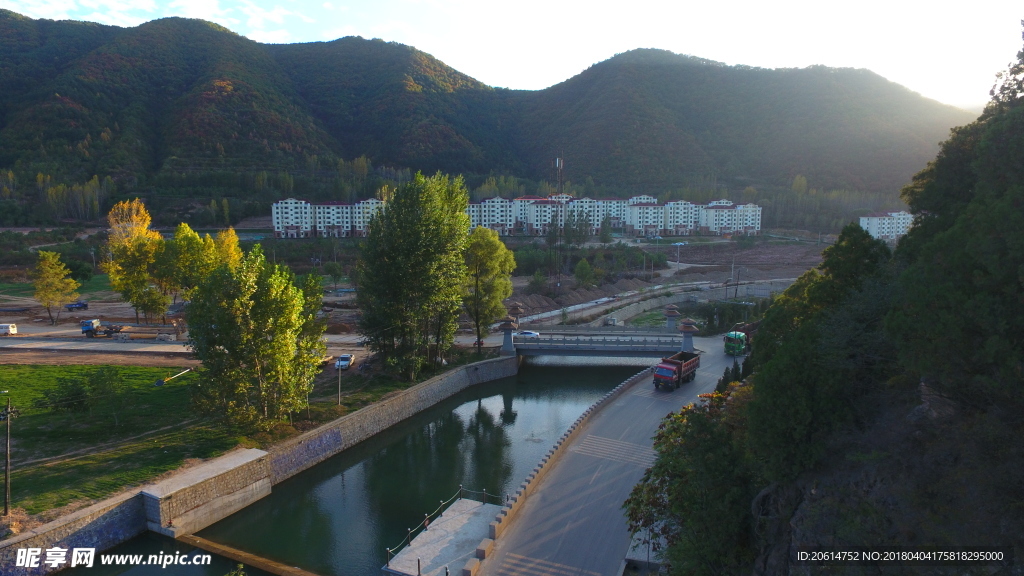 清晨里的乡村风景