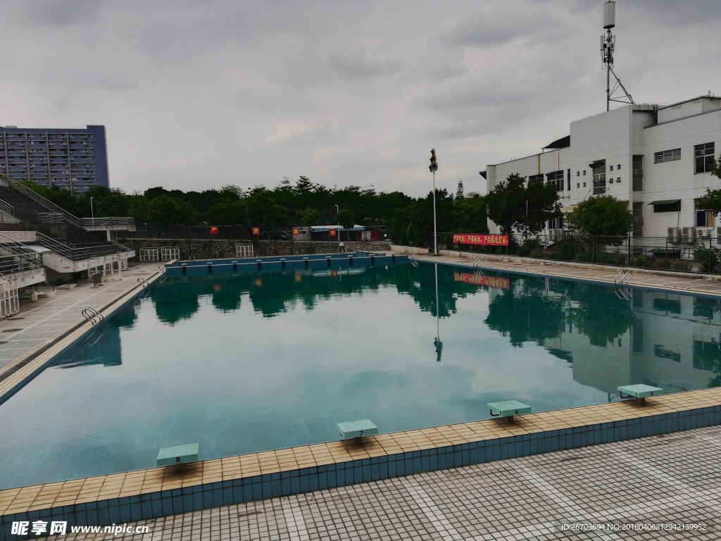 上海有哪些较好的游泳池？ - 知乎