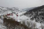 关山雪景