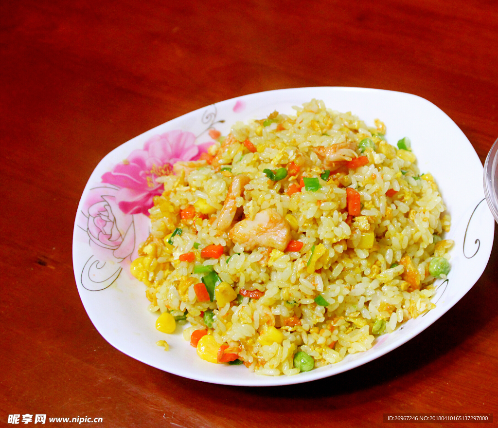 咖喱鸡丁蛋炒饭小吃美食