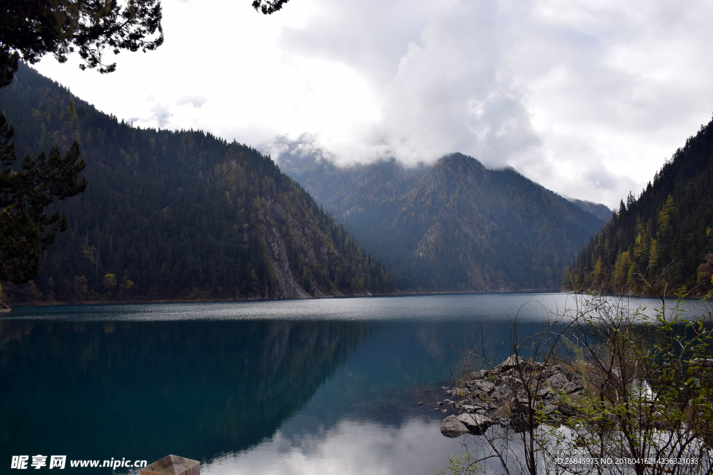 高山湖泊