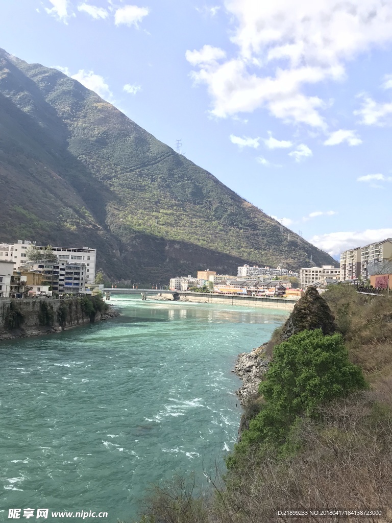 河流
