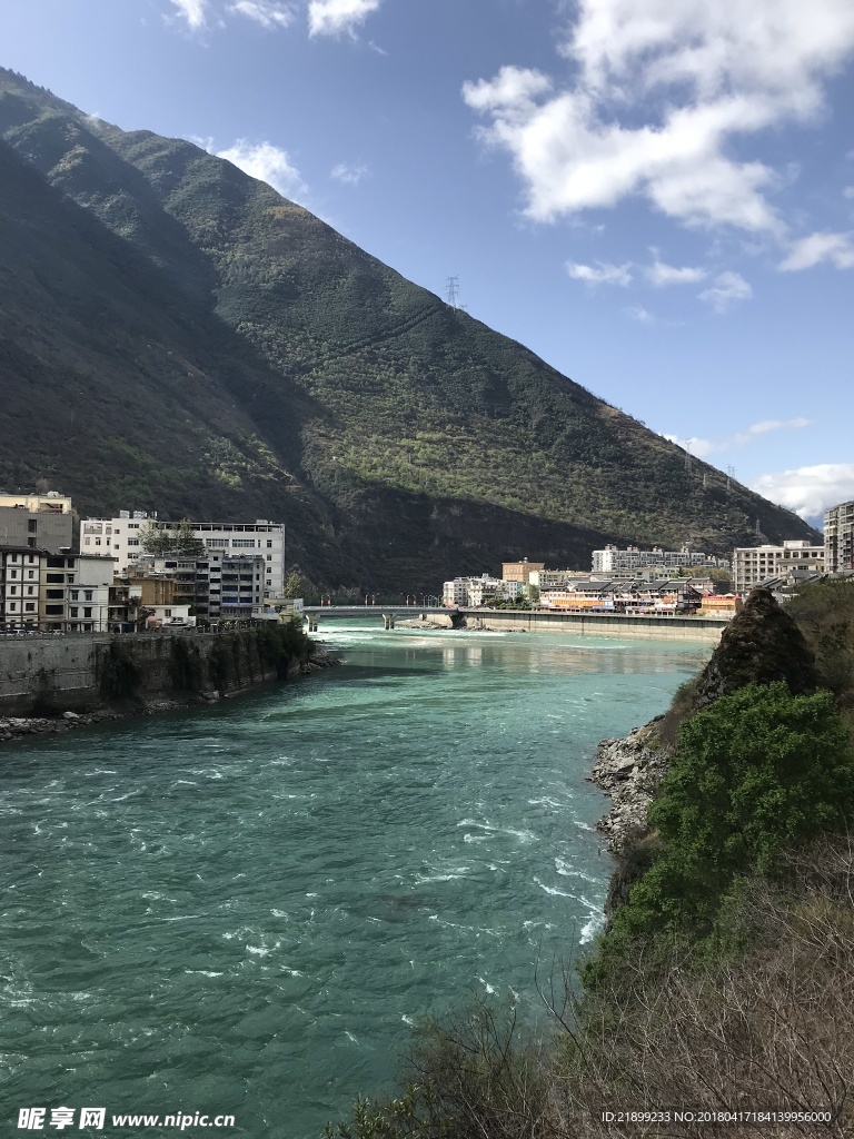 河流