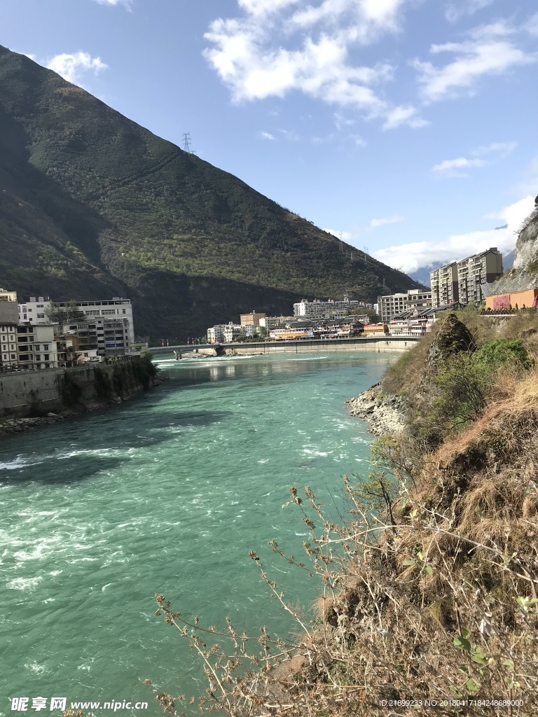 河流