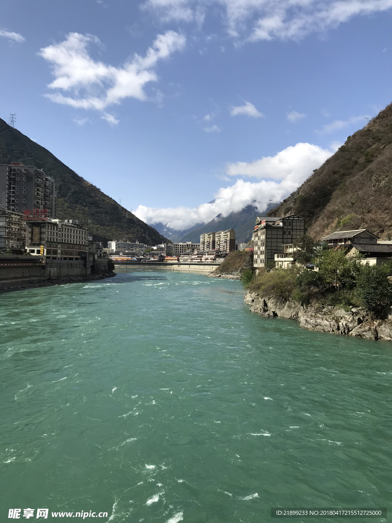 河流