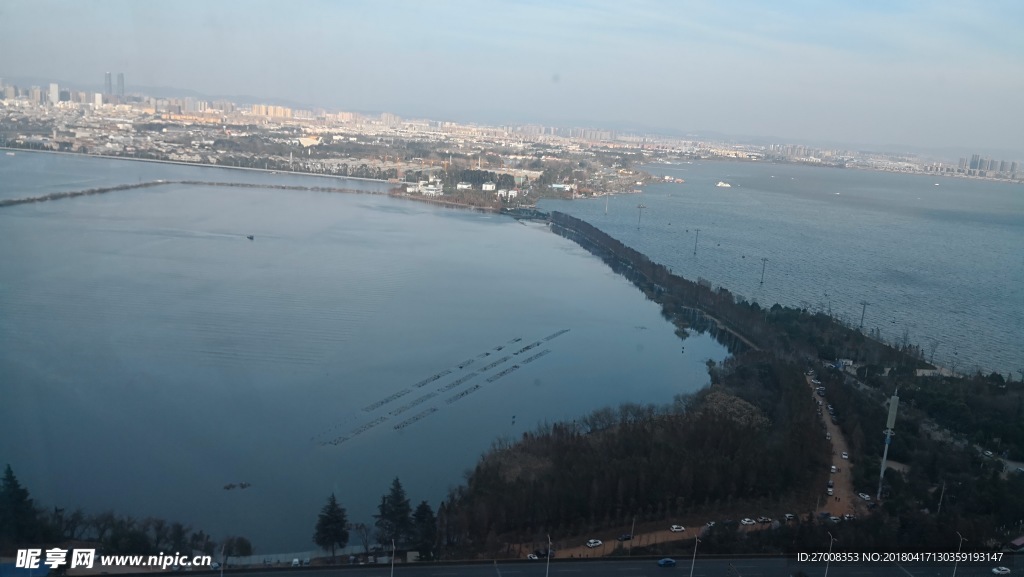 蓝色 水 水面 大 滇池 俯视