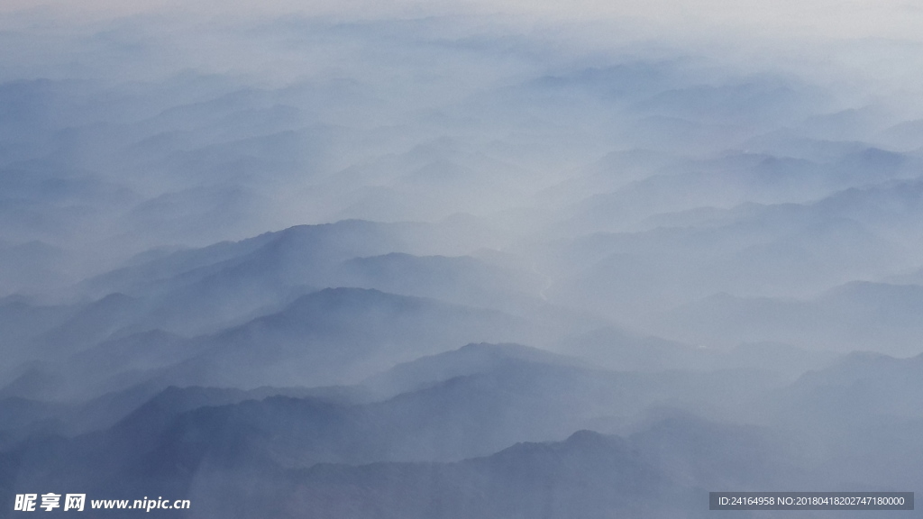 意境山水群山风景画