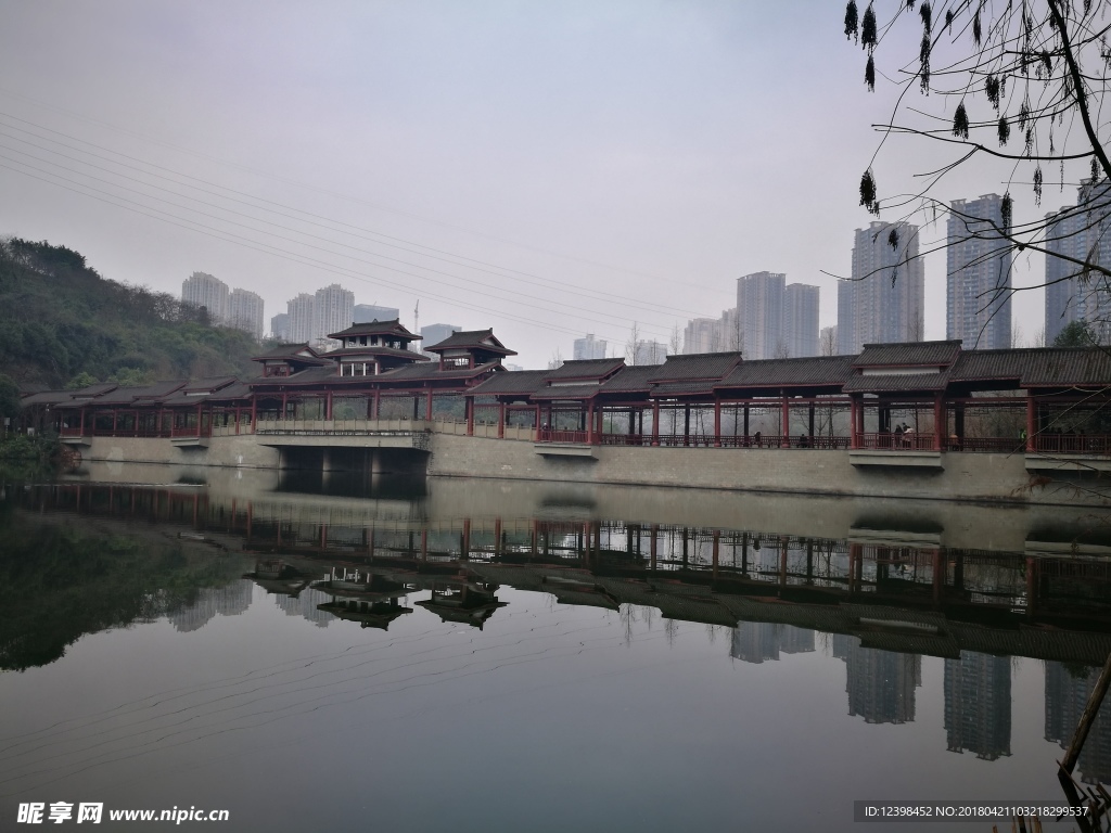 彩云湖风雨廊桥