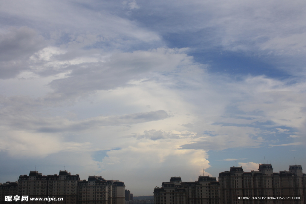 天空 白云 雨云 乌云