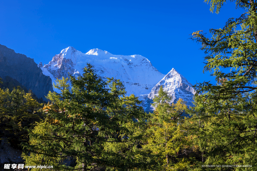 亚丁风景