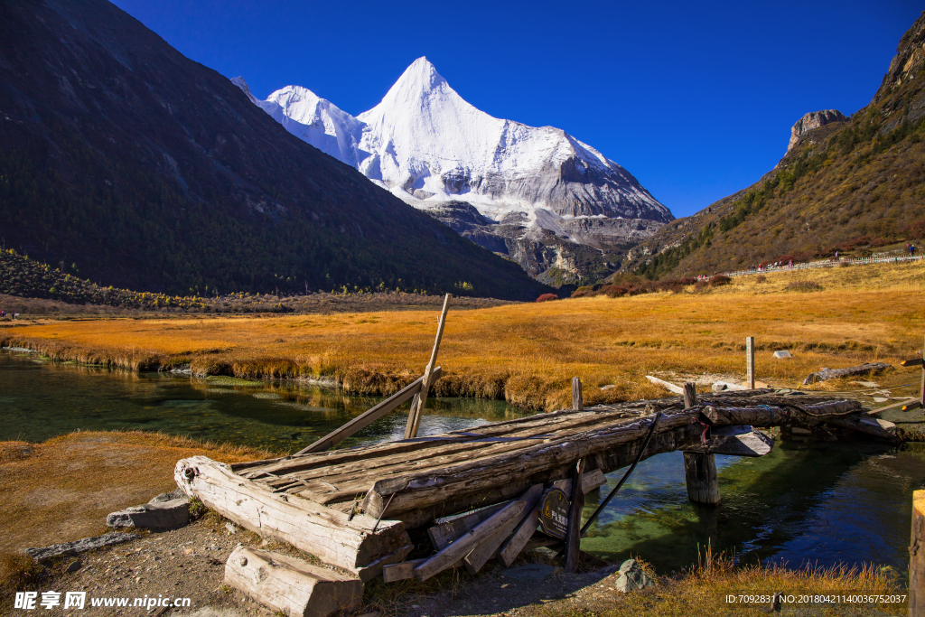 亚丁风景