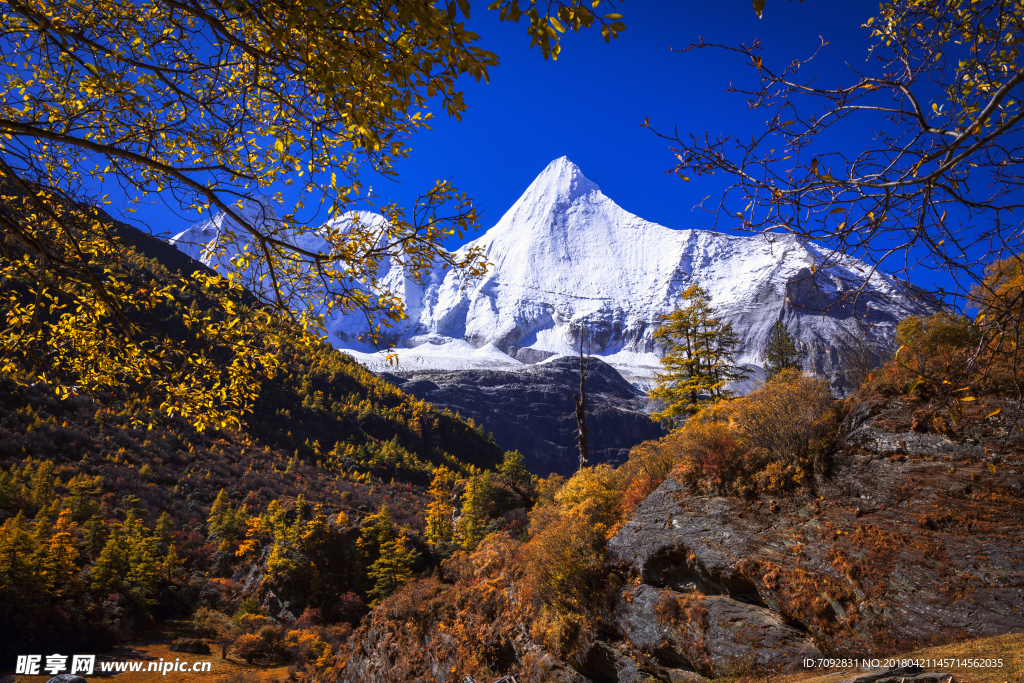 亚丁风景