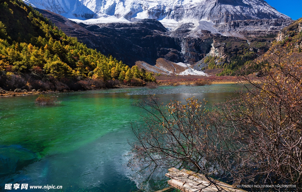 亚丁风景