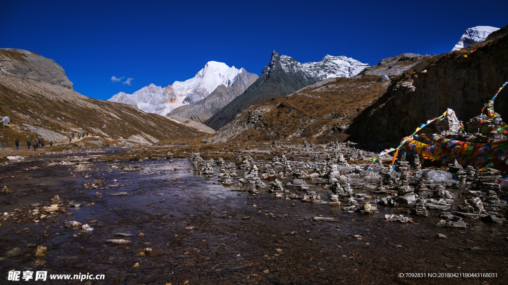 亚丁风景