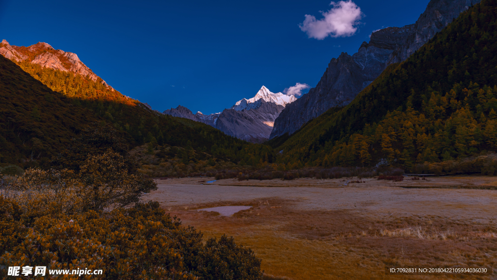 日照金山