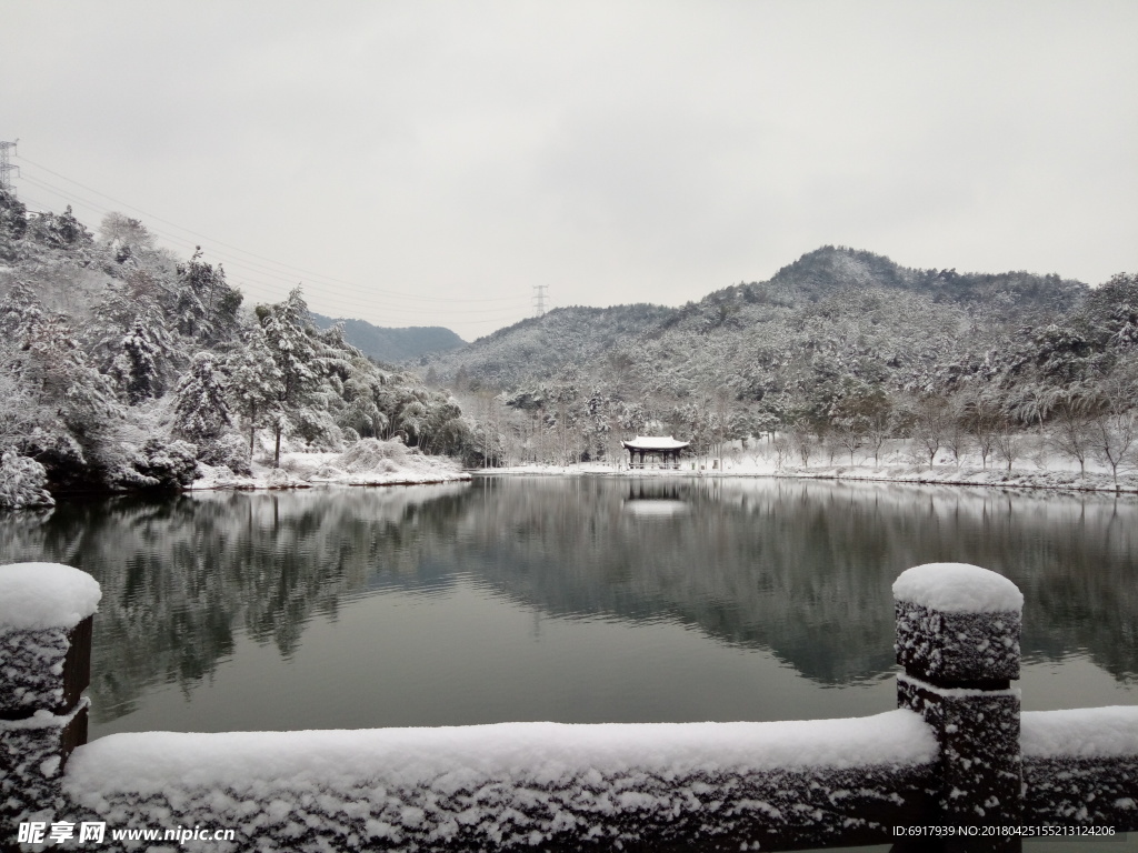 森林公园雪景