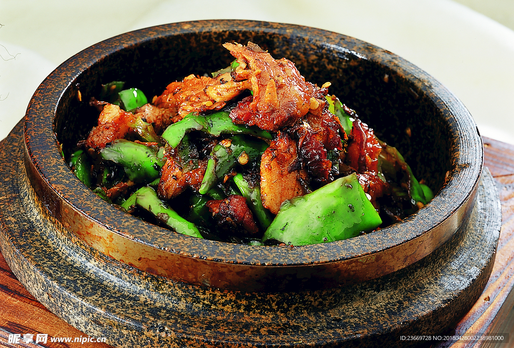 石锅擂椒扣肉
