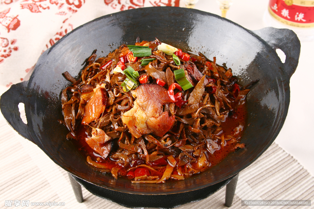 干锅烟笋腊肉