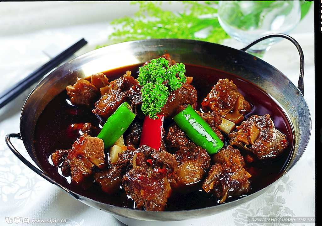 干锅笋子牛尾