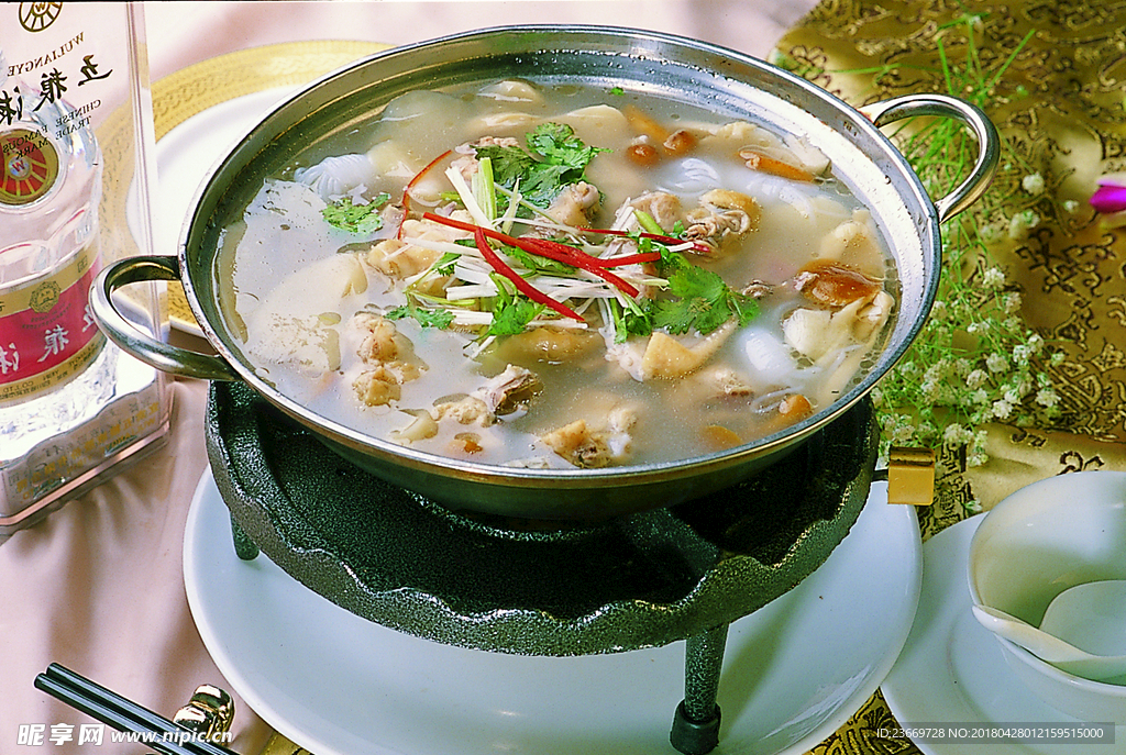 野山菌炖仔鸡