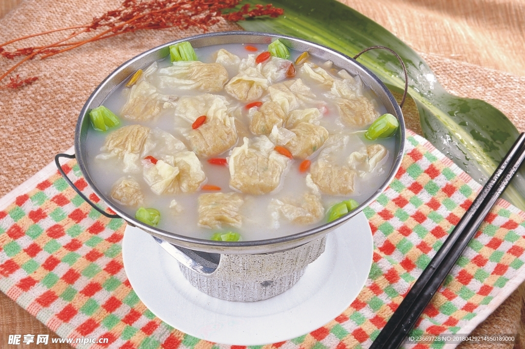 锅仔冬阴功煮虾燕