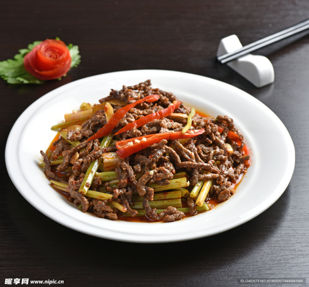 芹菜炒牛肉,芹菜炒牛肉的家常做法 - 美食杰芹菜炒牛肉做法大全