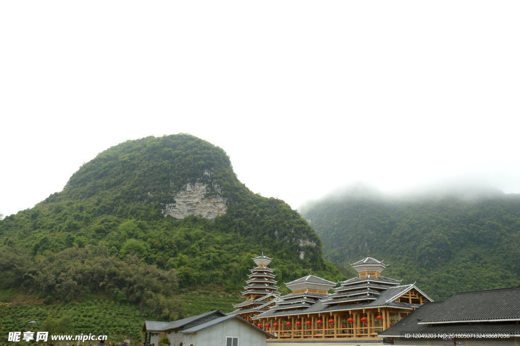 行于桂林山水