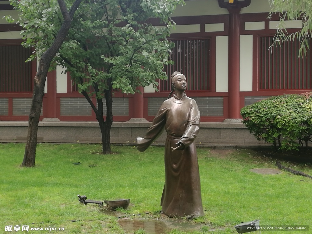 陈子昂弃琴雕塑
