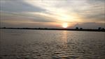 河畔夕阳