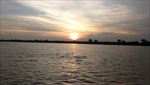 河畔夕阳