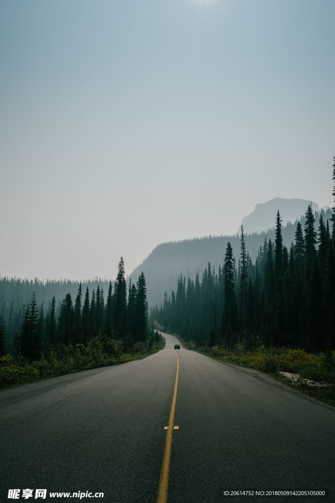 空荡荡的道路