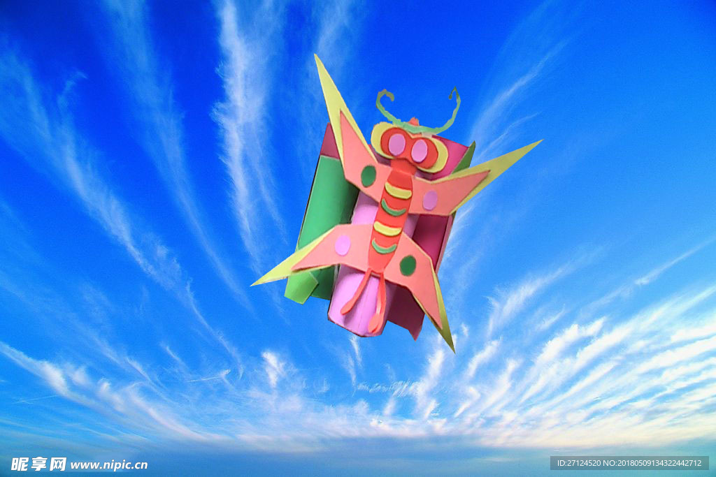 天空中的纸色