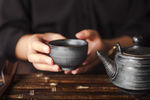 手端茶杯 茶文化