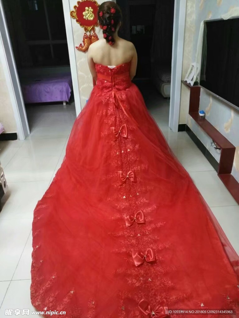 结婚红色婚纱