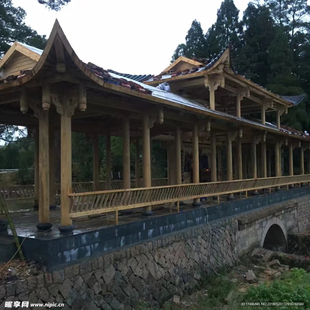 木制的公园 观景廊