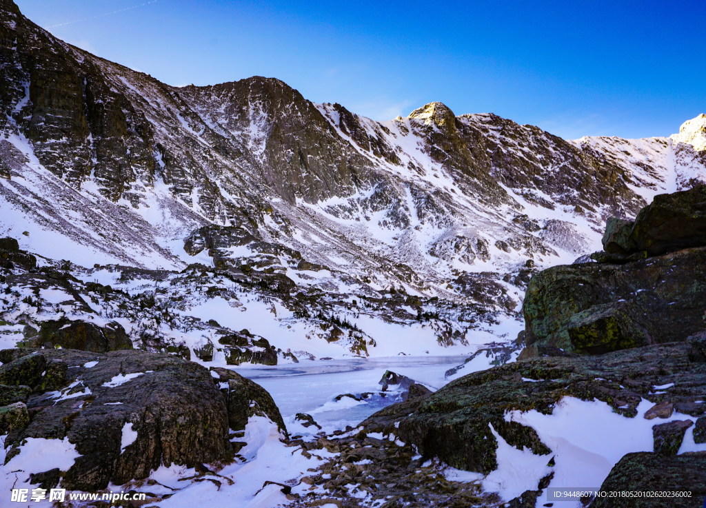 冬季山脉雪景图片