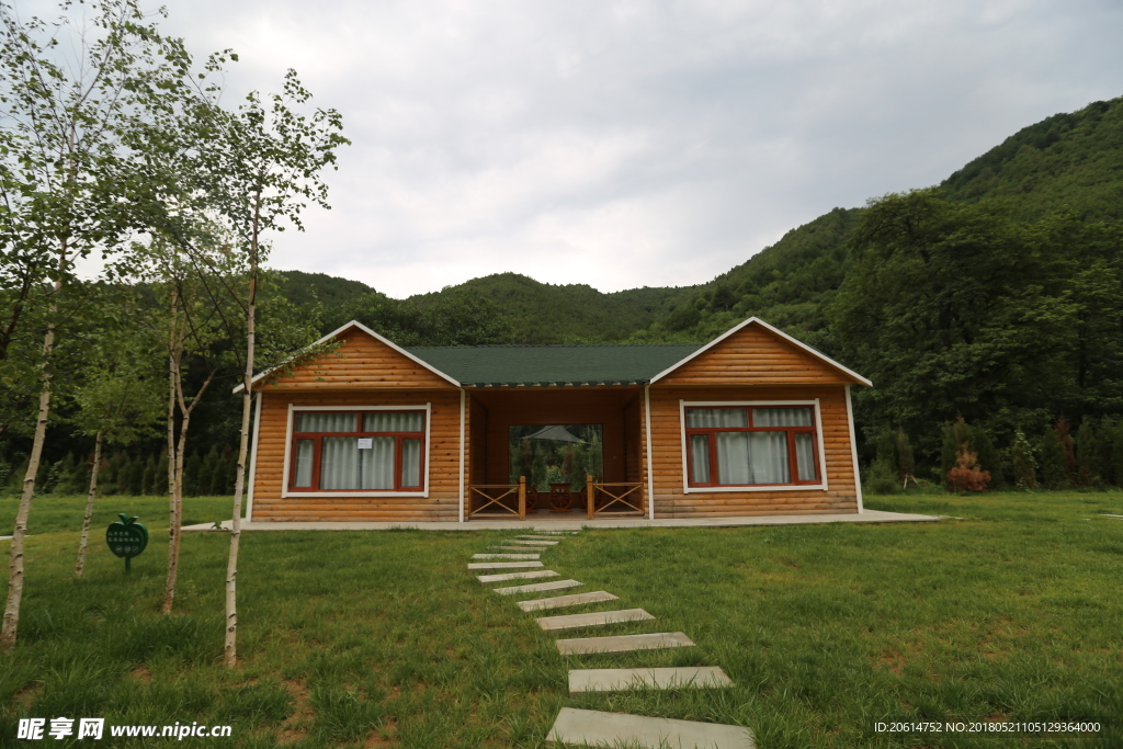 山下的公园风景