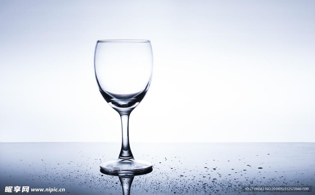 高脚杯