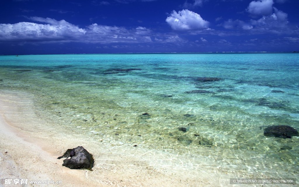 沙滩碧海蓝天