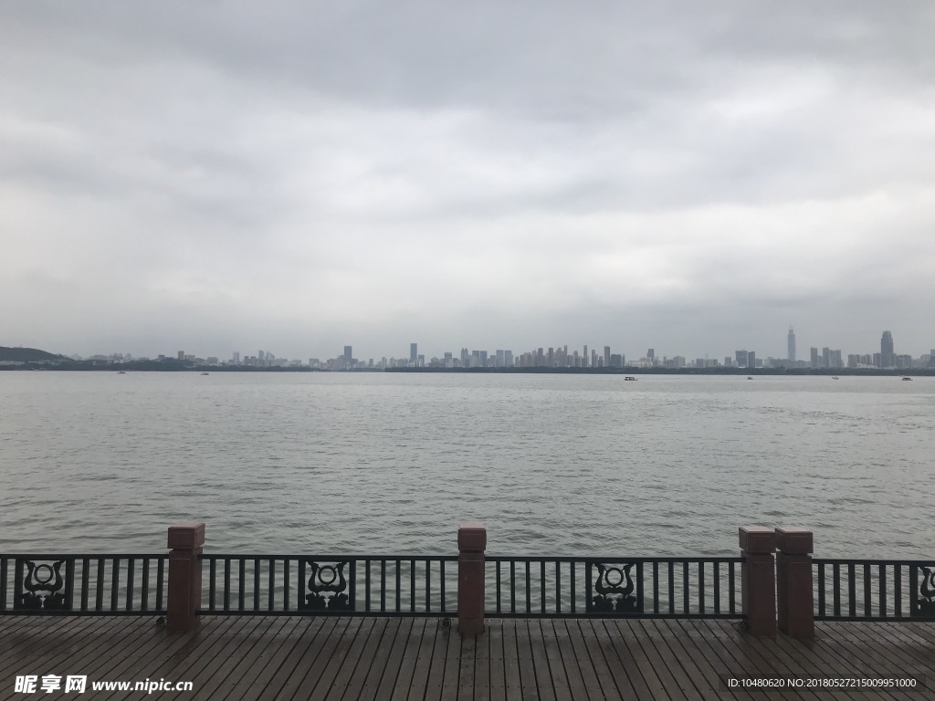 东湖