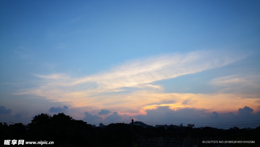 晚霞 傍晚 天空  夕阳