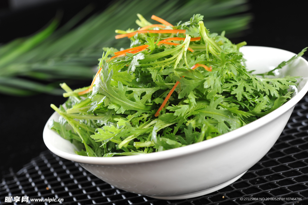 凉拌茼蒿菜
