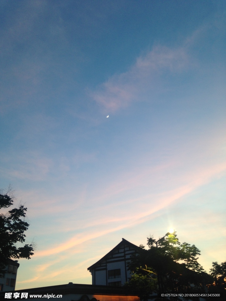 古镇的天空